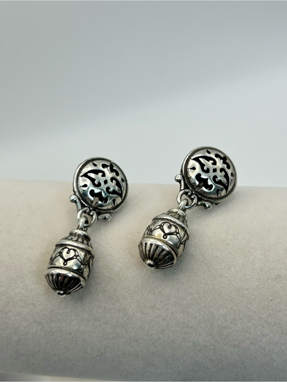 Brighton Vintage Post Dangle Earrings Etched Garland Hearts Design Silver Plated